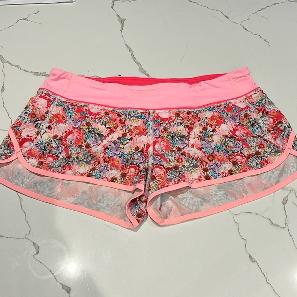 Lululemon SPEED short size 10